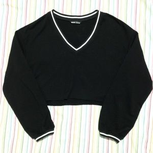 SHEIN V-NECK RAW HEM CROPPED LONG SLEEVE TEE SHIRT